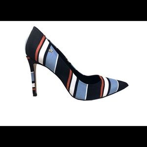 Classic Pointed-Toe Pumps Colors Raphaella Booz